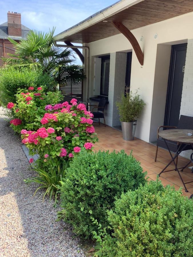 Hotel Monet La Rivière-Saint-Sauveur المظهر الخارجي الصورة